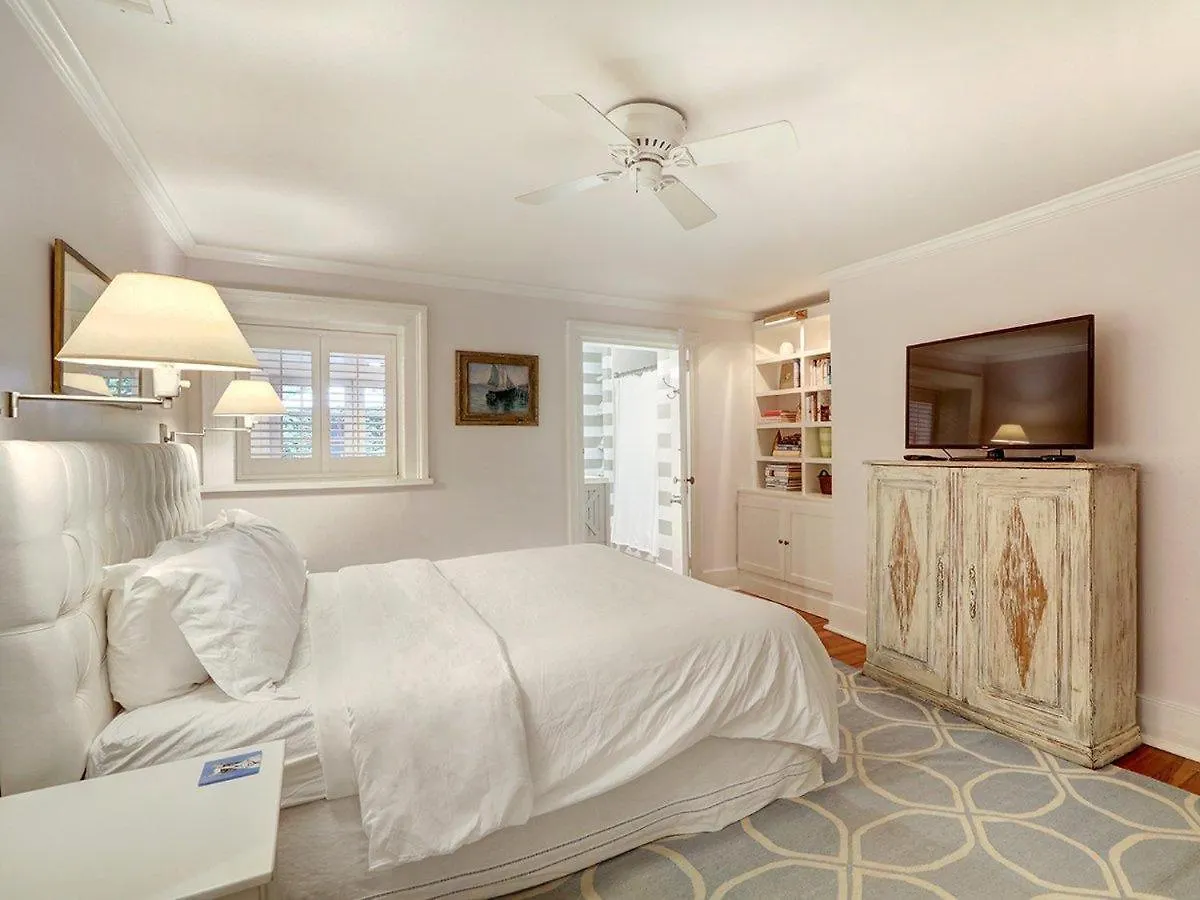 بيت للعطل فيلا Jones Street Retreat سافانا